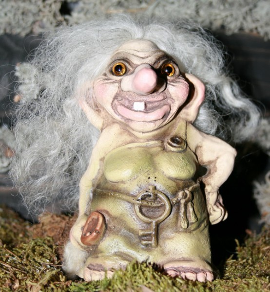 Trollfrau mit Kelle
